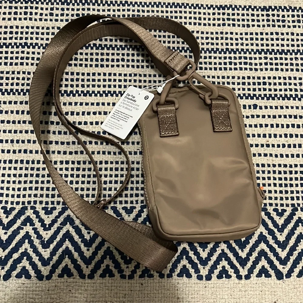 Hand Bag - Picture 2 of 3